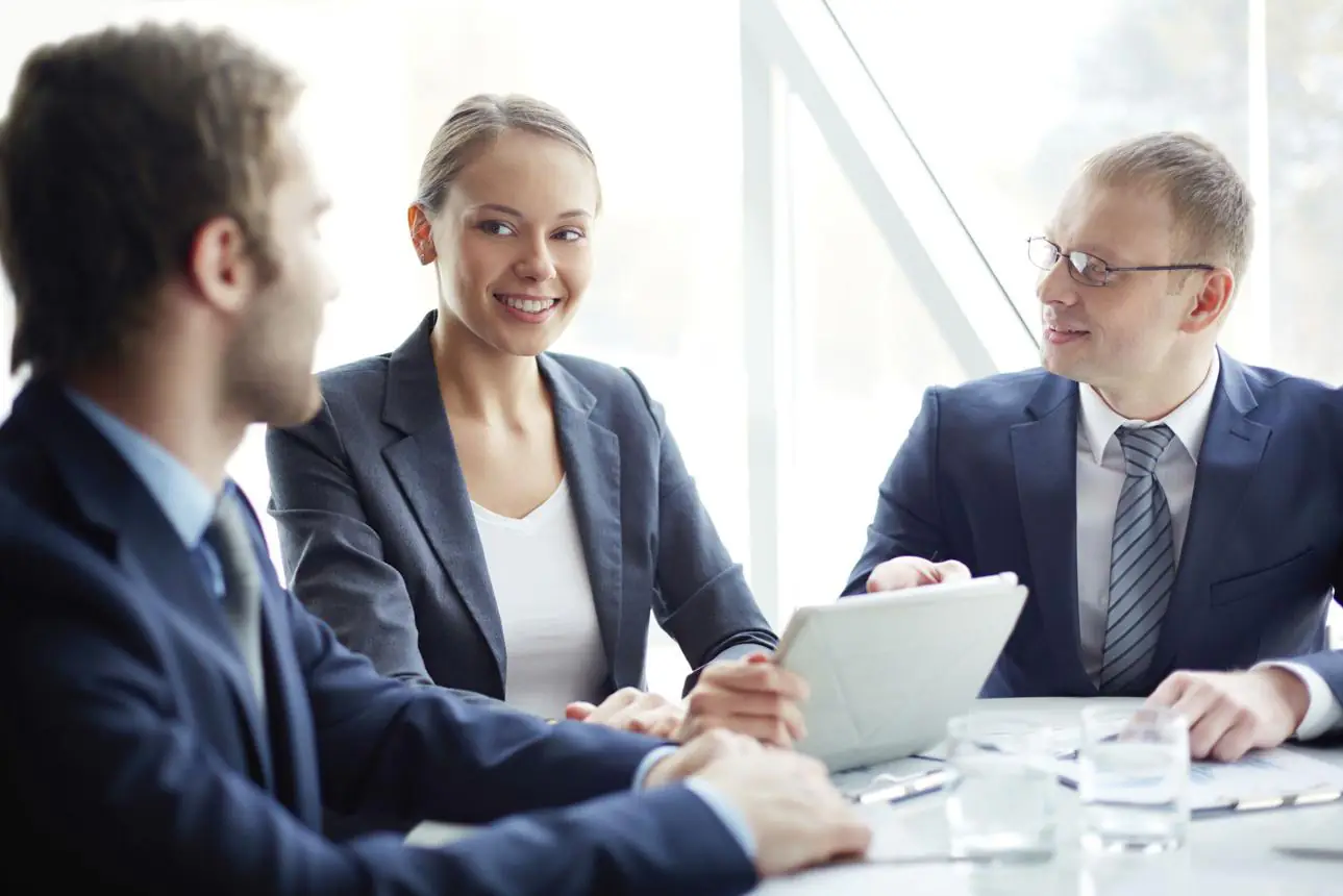Người Đàn Ông Giao Tiếp Giỏi Không Phải Là Người Nói Nhiều